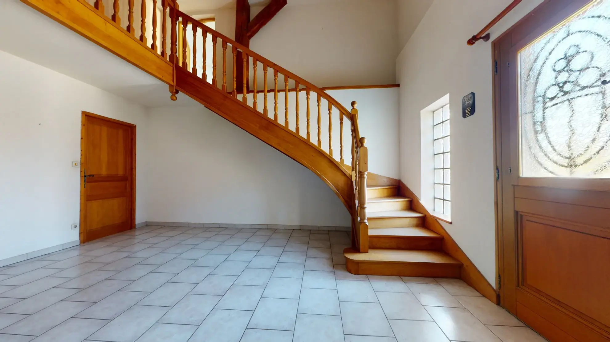 Maison en pierre de 220 m² avec terrasse et garage à Mercey le Grand 