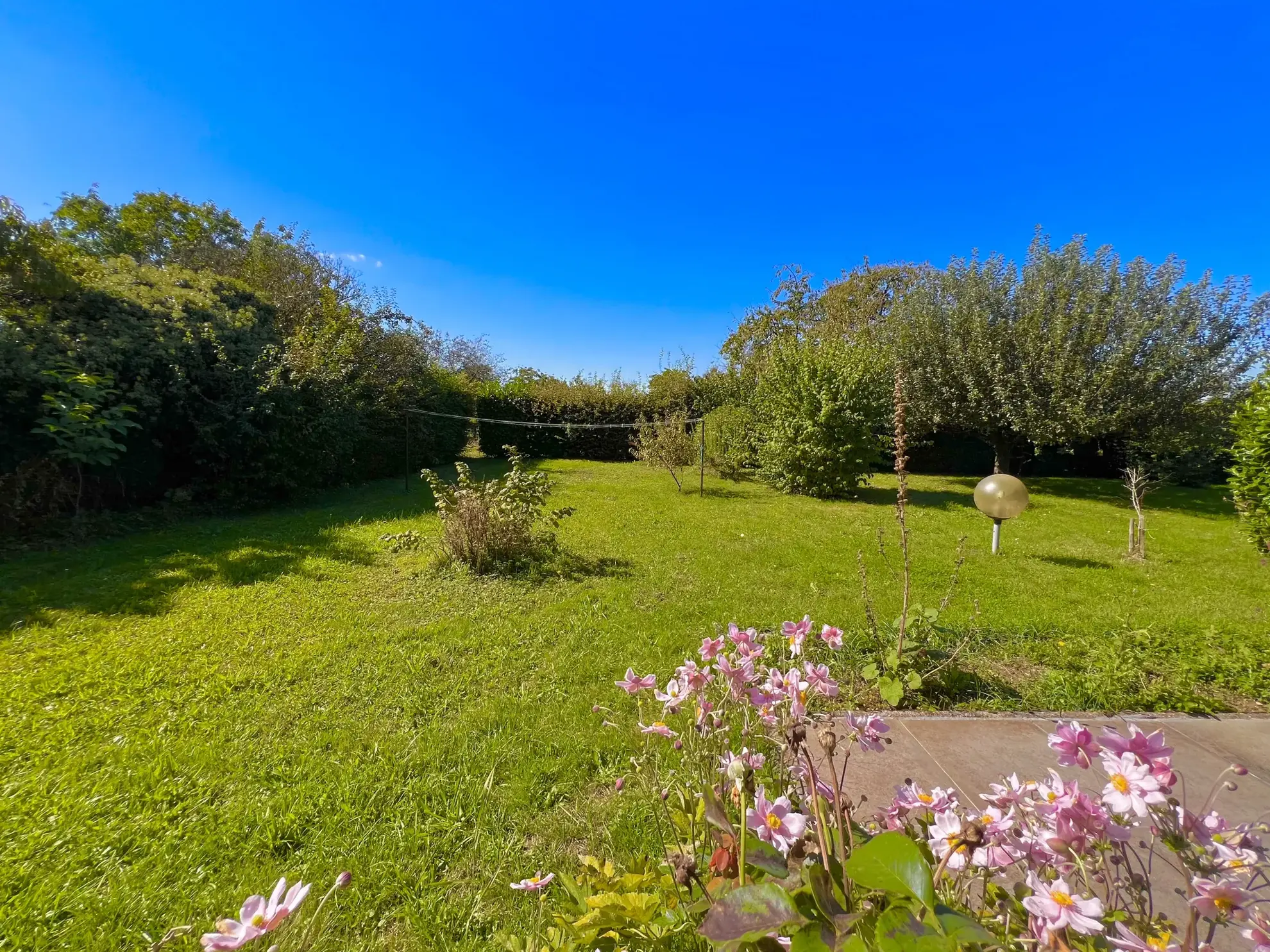 Maison en pierre de 220 m² avec terrasse et garage à Mercey le Grand 
