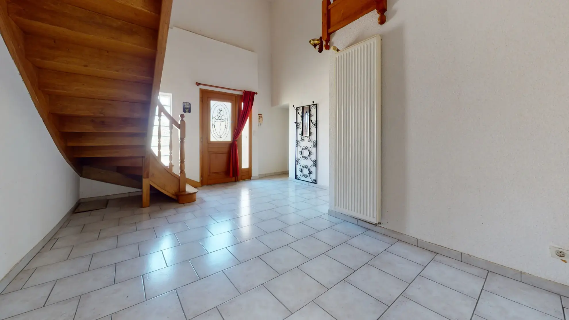 Maison en pierre de 220 m² avec terrasse et garage à Mercey le Grand 