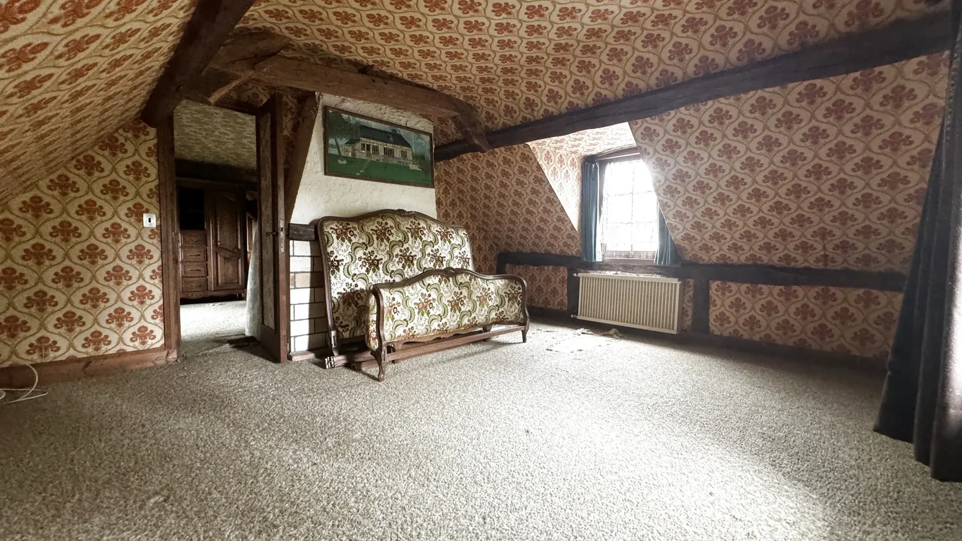 Maison normande à vendre à Pont l'Évêque avec grand terrain et dépendances 