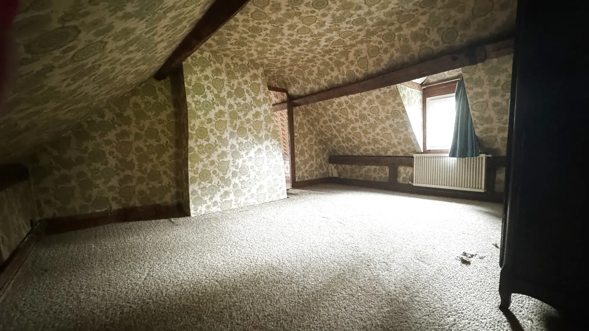 Maison normande à vendre à Pont l'Évêque avec grand terrain et dépendances 