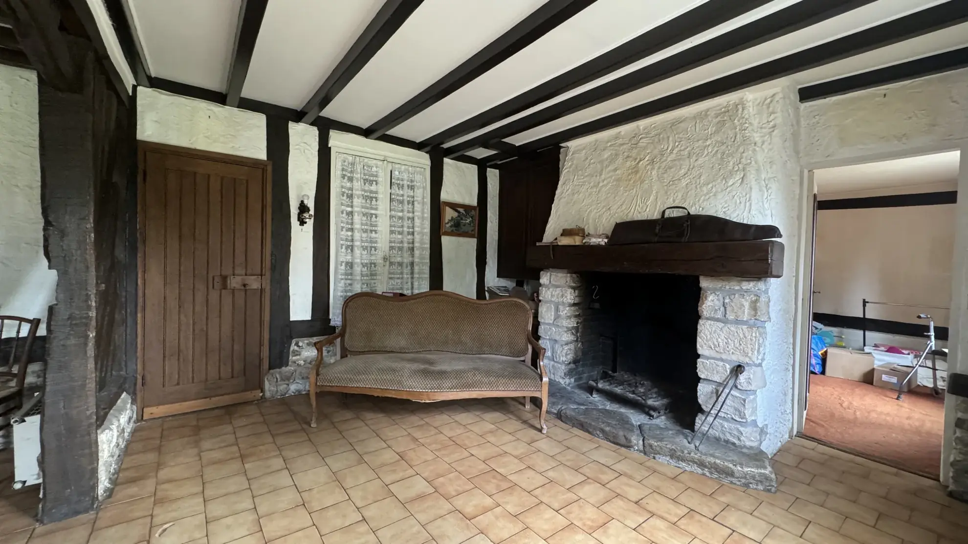 Maison normande à vendre à Pont l'Évêque avec grand terrain et dépendances 