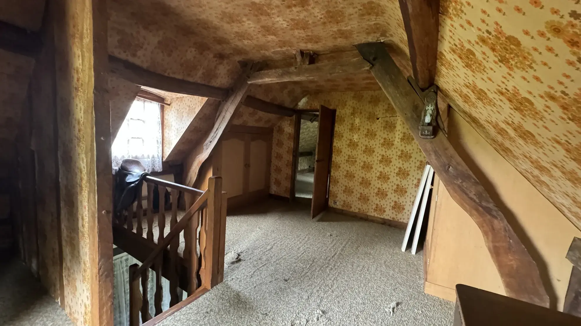 Maison normande à vendre à Pont l'Évêque avec grand terrain et dépendances 