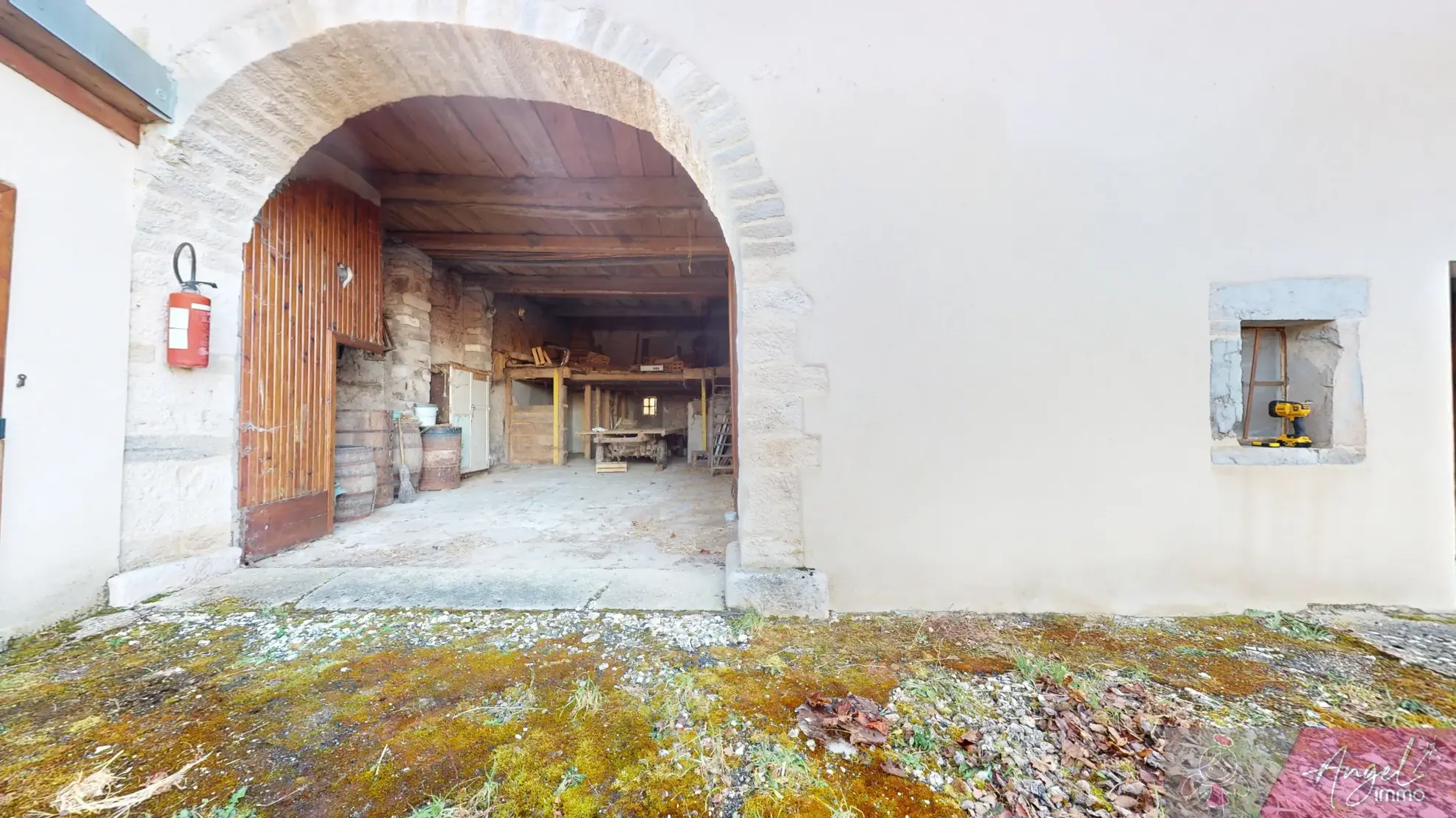 Maison en pierre à vendre avec terrain et dépendances à Our 39700 