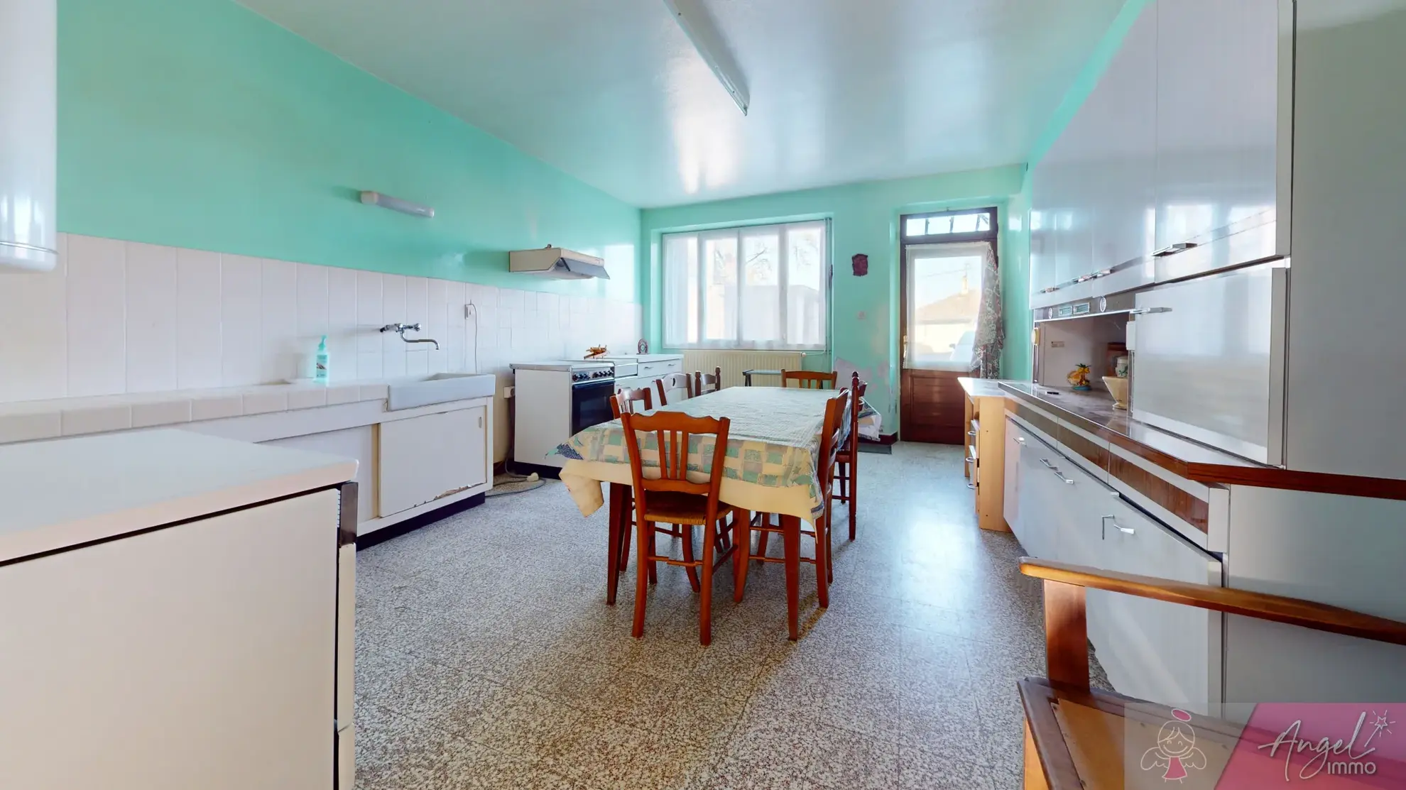 Maison en pierre à vendre avec terrain et dépendances à Our 39700 