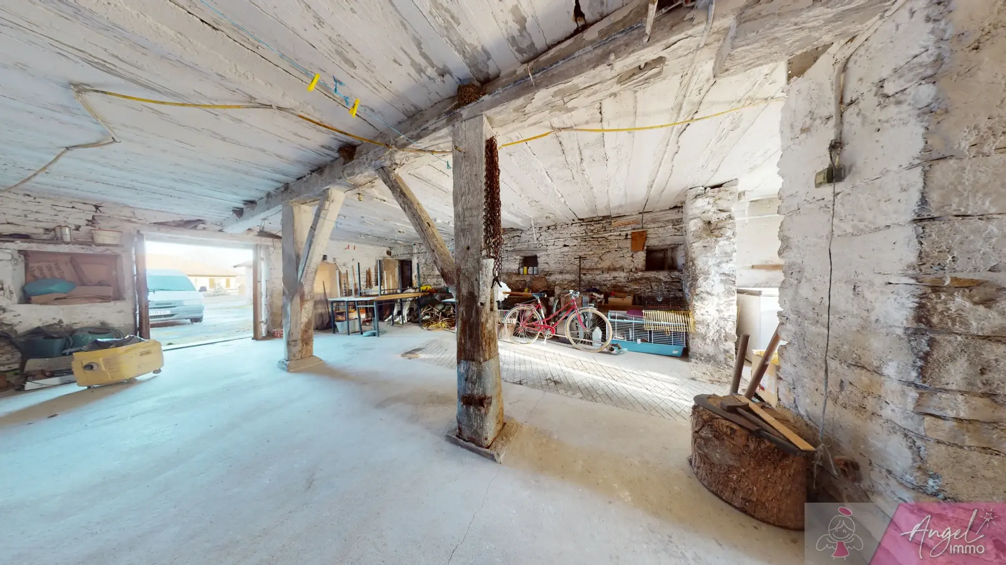 Maison en pierre à vendre avec terrain et dépendances à Our 39700 