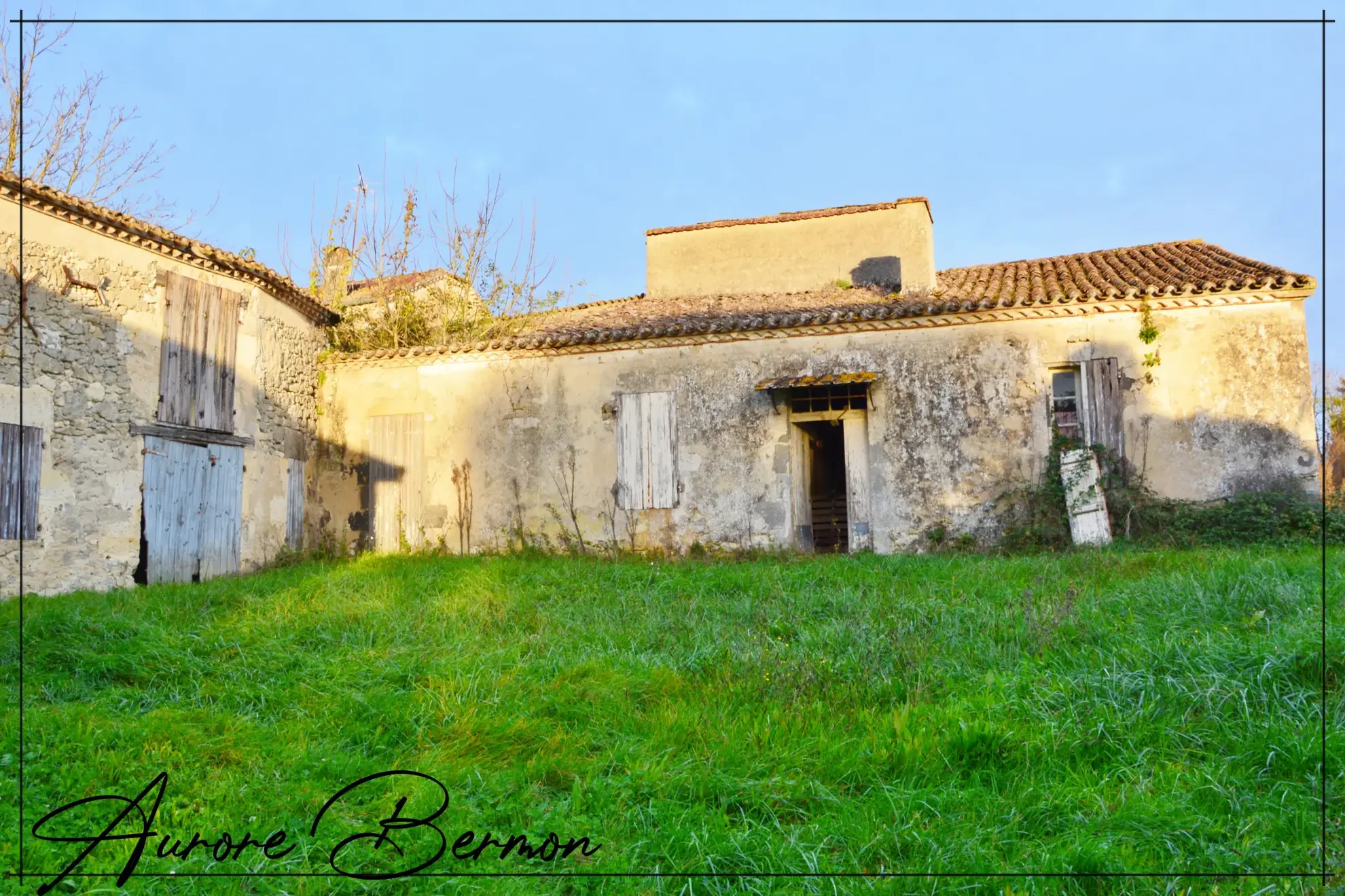 Ensemble immobilier à rénover avec 3 bâtiments en pierre et terrain de 4067 m² à Moncrabeau 