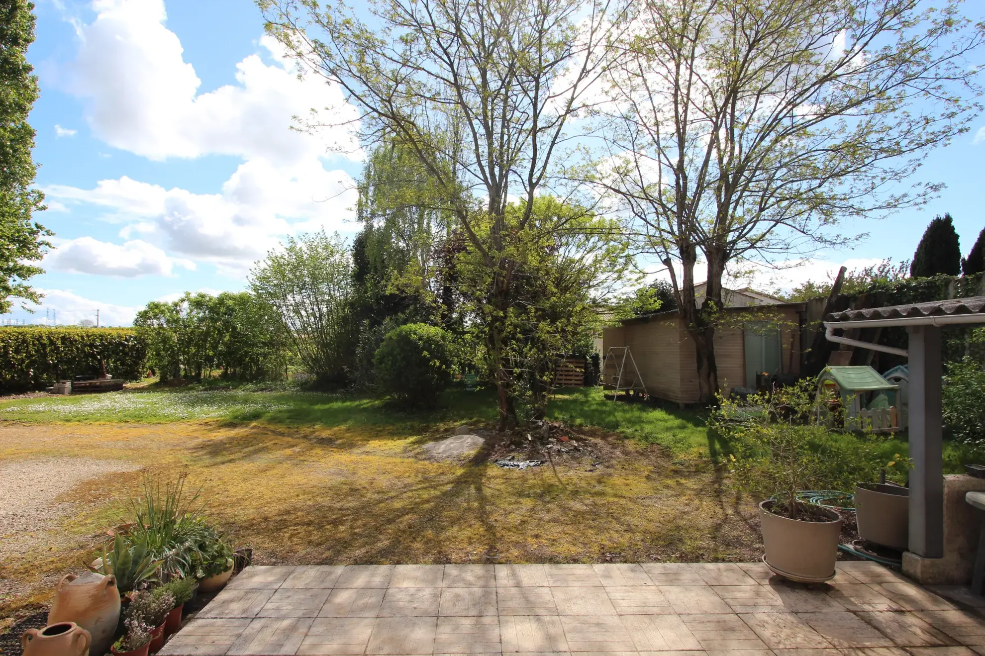 Maison de plain-pied à Niort avec jardin, garage et potentiel élevé 