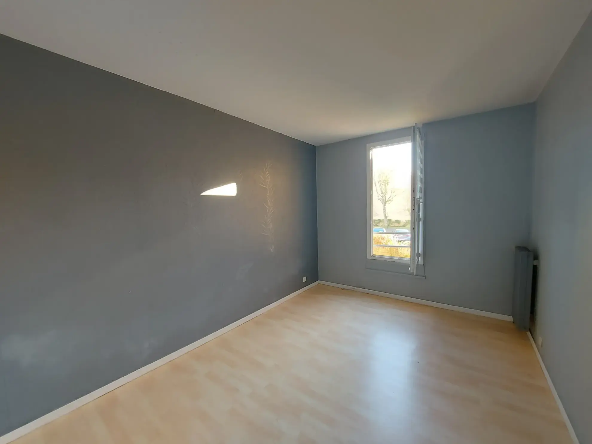 Appartement 4 pièces en duplex avec jardin et garage à Maurepas 