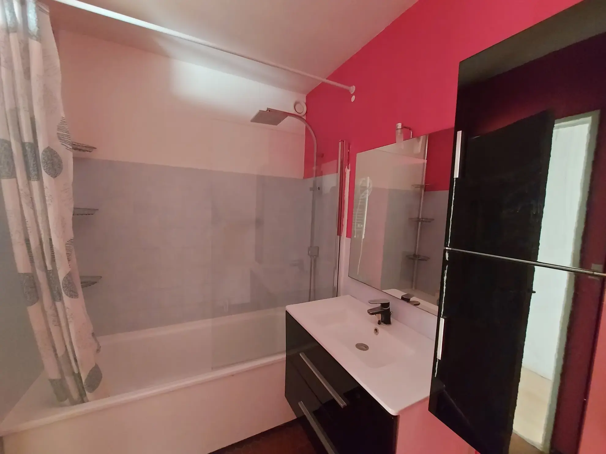 Appartement 4 pièces en duplex avec jardin et garage à Maurepas 