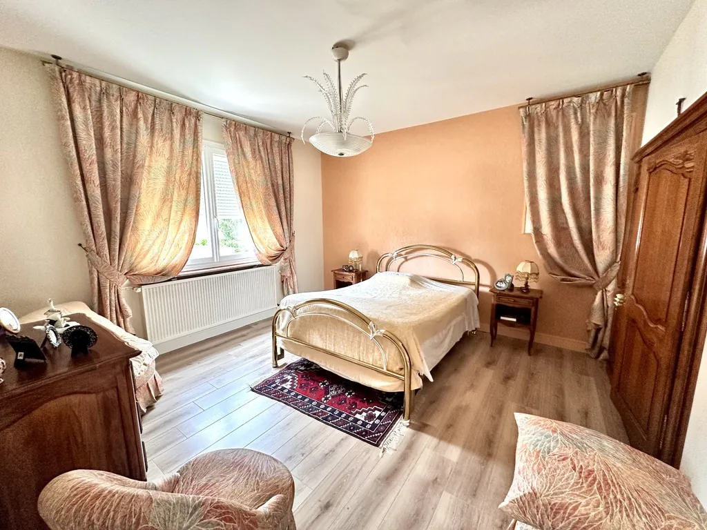 À vendre maison 6 pièces à Bergerac - 170 m² avec potentiel de rénovation 