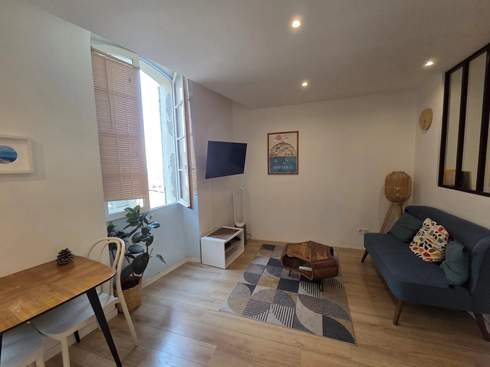 Appartement T1/T2 de 25 m² avec vue sur la mer au cœur du Panier à Marseille 