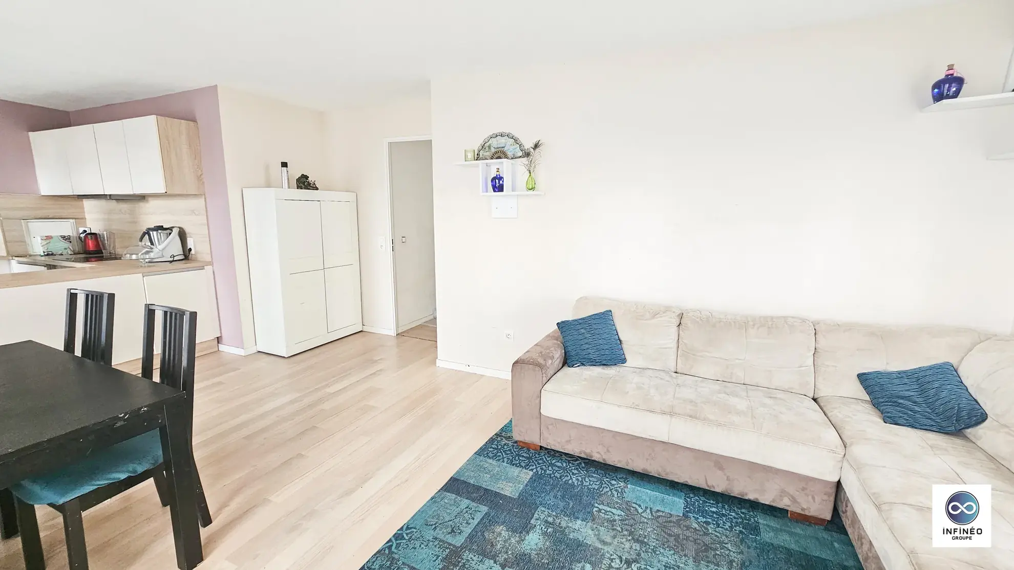 Appartement T4 lumineux de 80,49 m² avec balcon et deux stationnements à Évry-Courcouronnes 