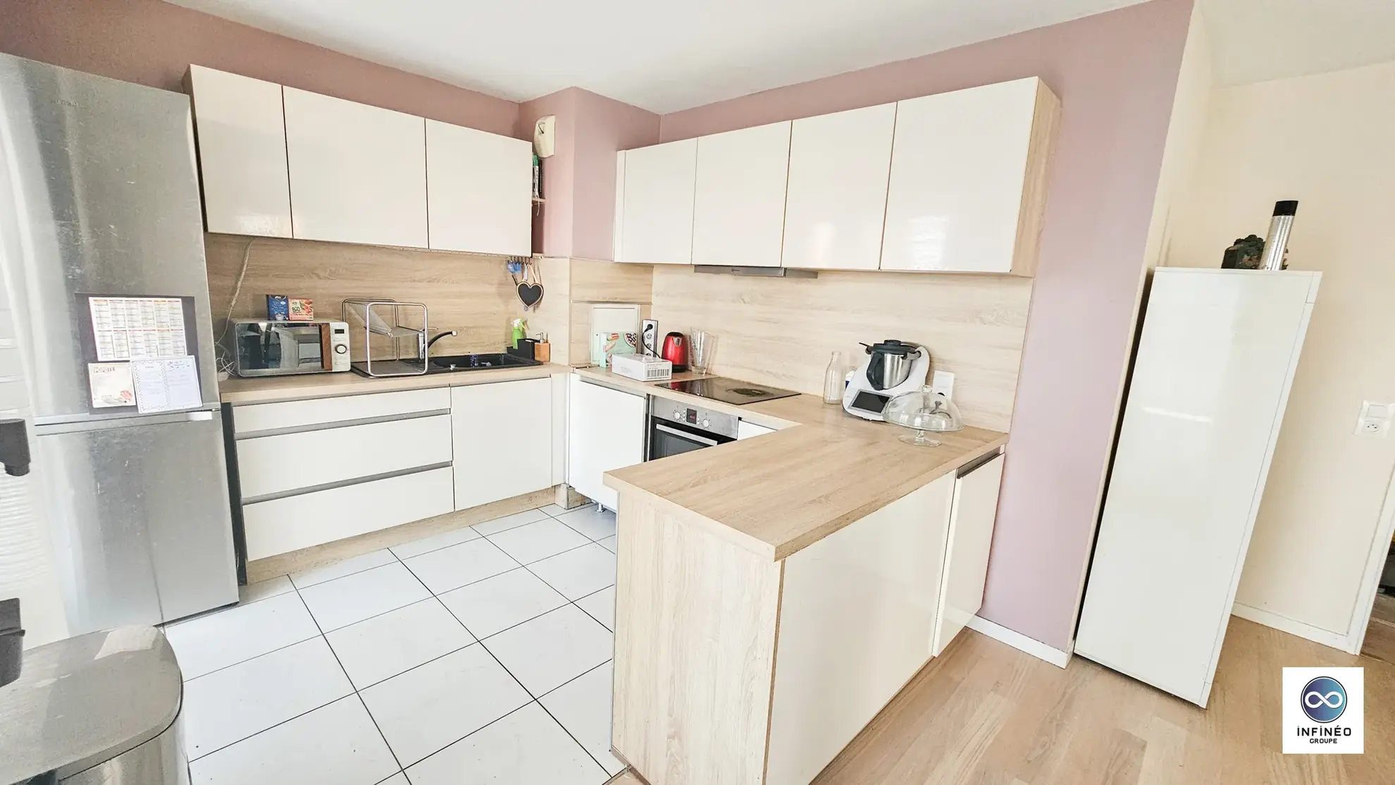 Appartement T4 lumineux de 80,49 m² avec balcon et deux stationnements à Évry-Courcouronnes 