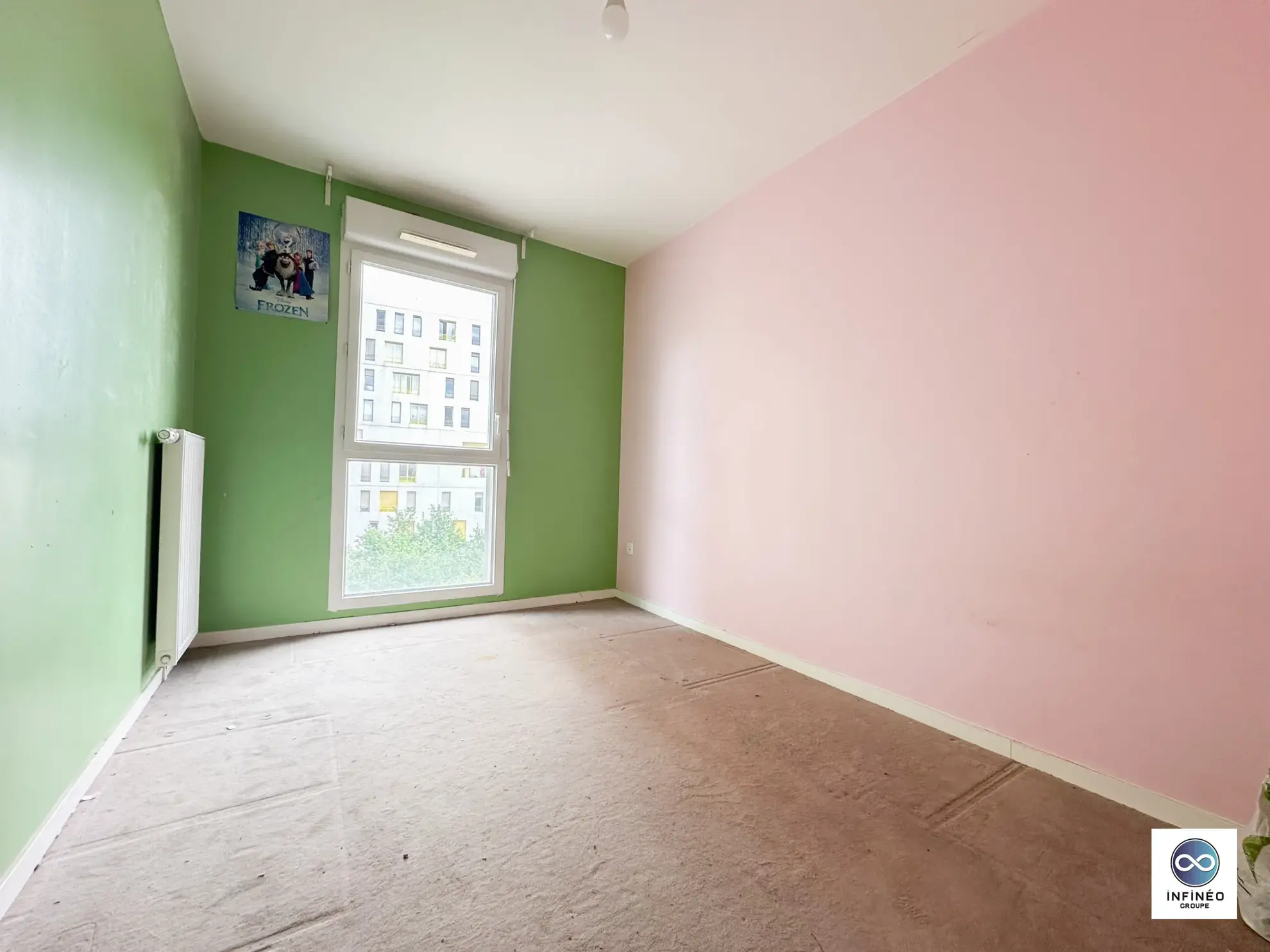 Appartement T4 lumineux de 80,49 m² avec balcon et deux stationnements à Évry-Courcouronnes 