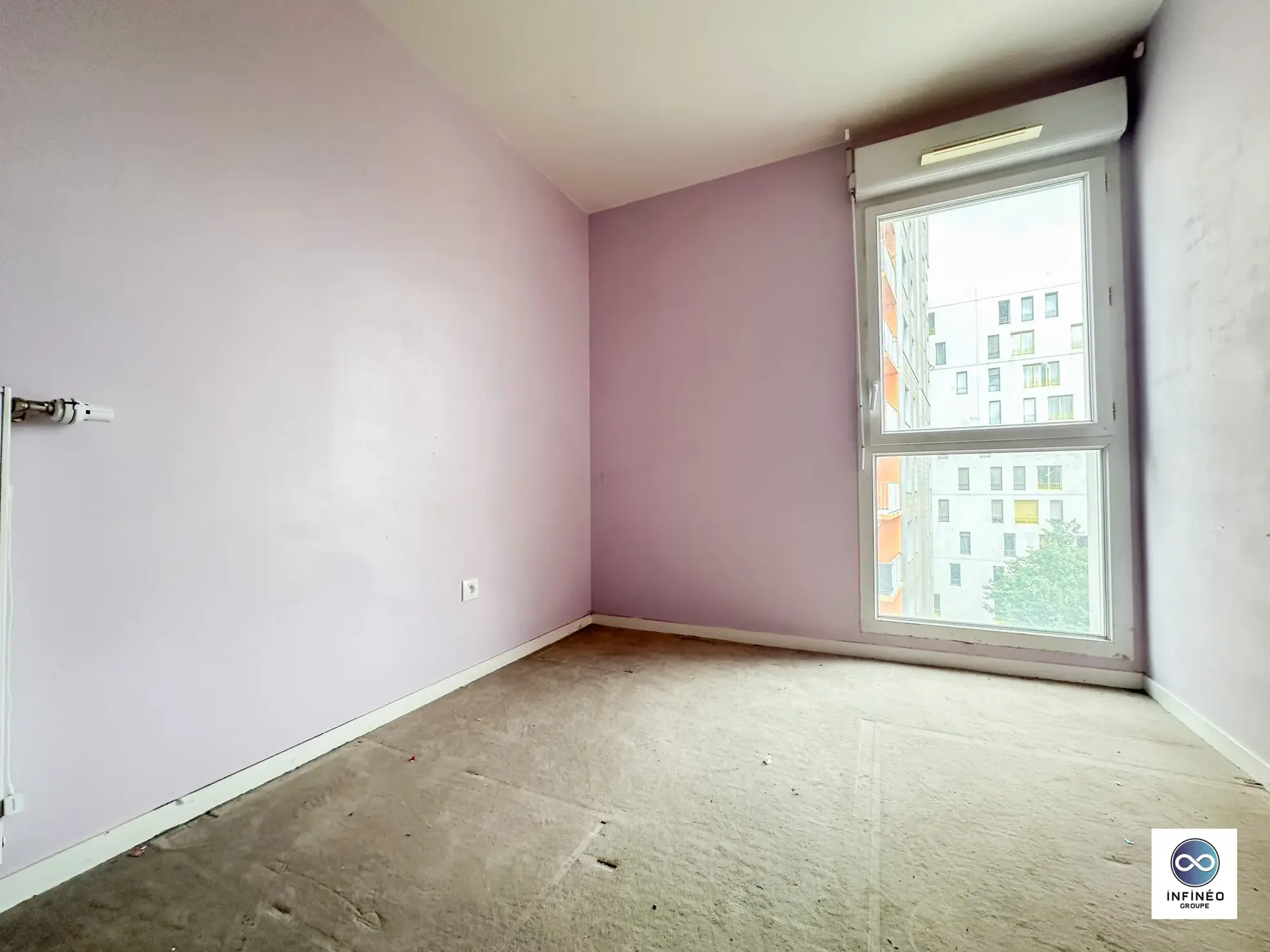 Appartement T4 lumineux de 80,49 m² avec balcon et deux stationnements à Évry-Courcouronnes 