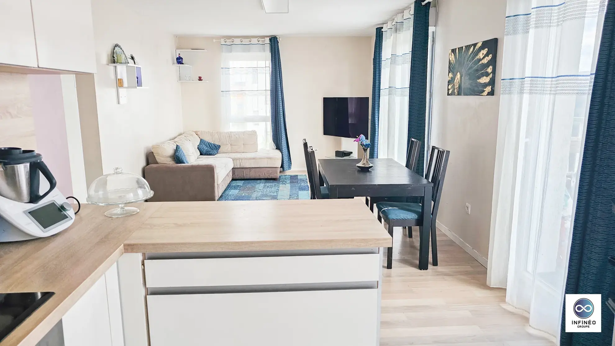 Appartement T4 lumineux de 80,49 m² avec balcon et deux stationnements à Évry-Courcouronnes 