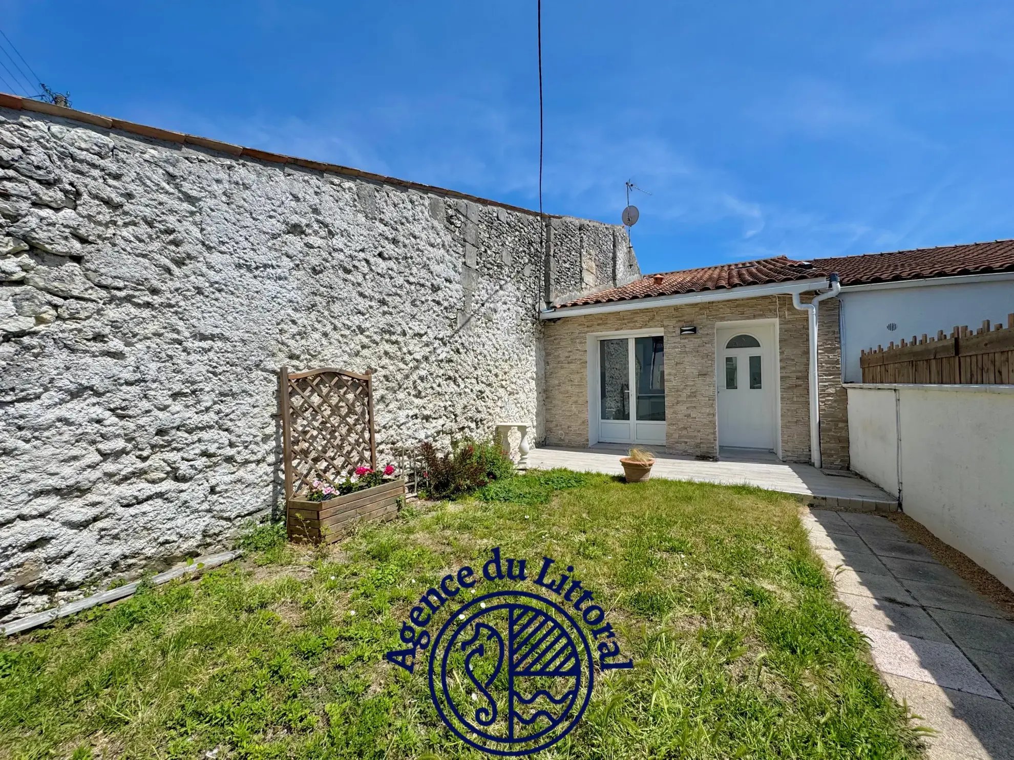 Maison rénovée avec jardin et balcon à Saint Georges de Didonne à proximité de la plage 