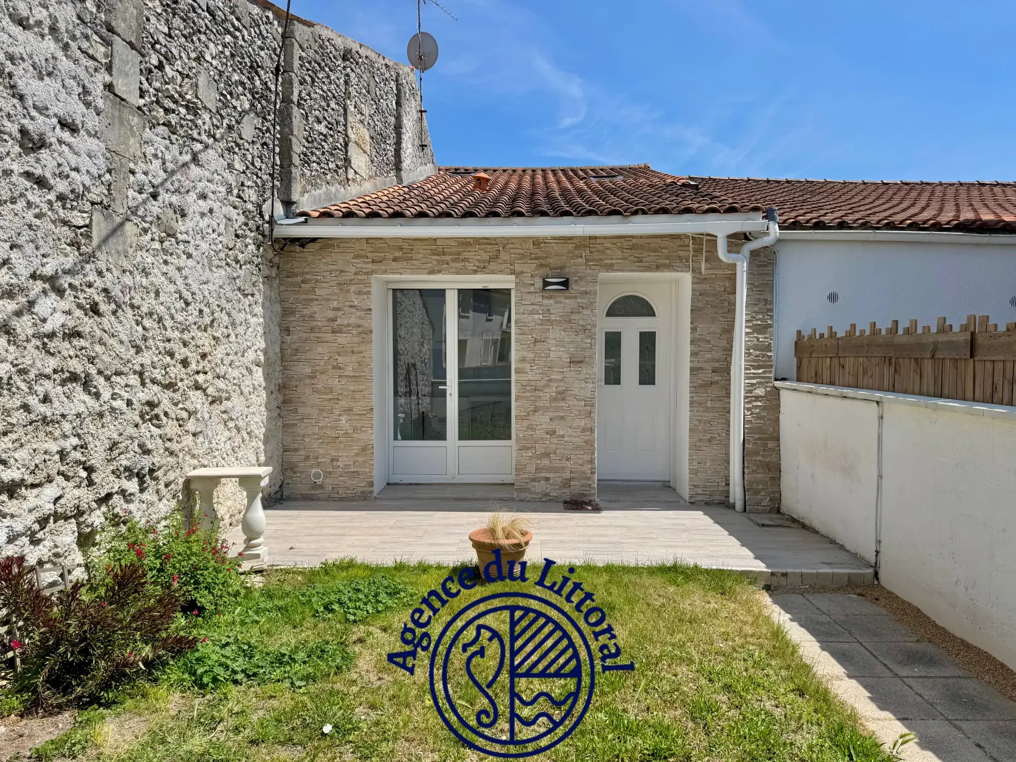 Maison rénovée avec jardin et balcon à Saint Georges de Didonne à proximité de la plage
