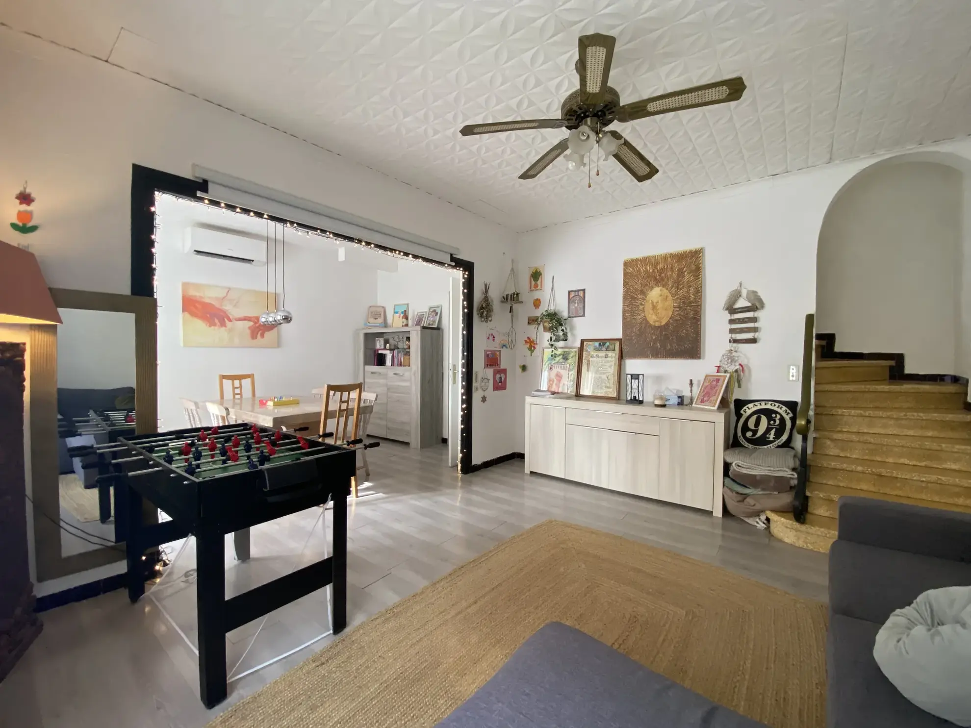 Grande maison à Vias avec terrasse, garage et potentiel locatif 