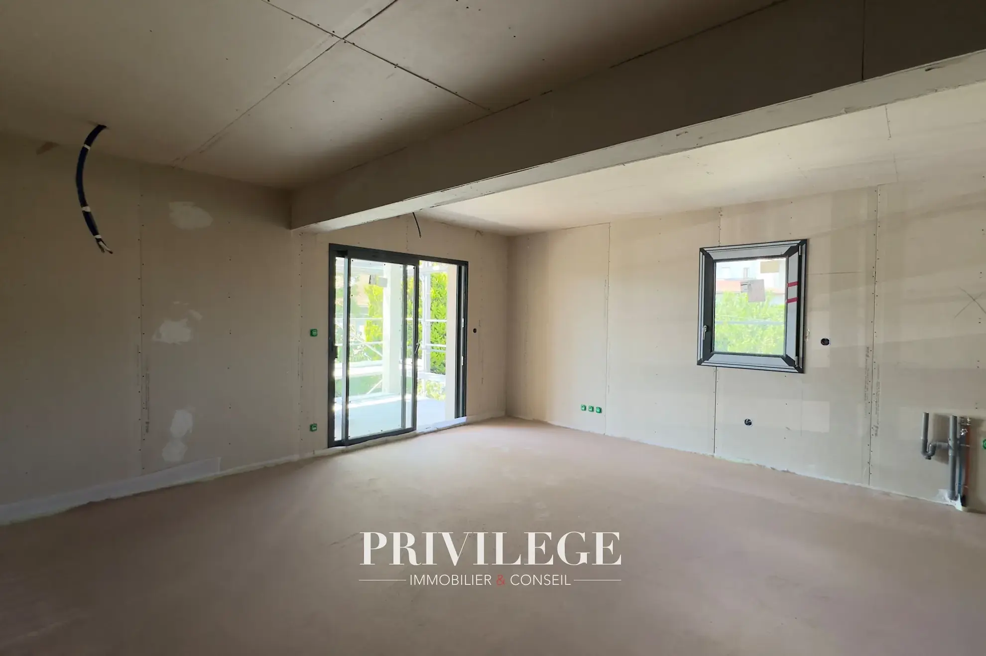 Appartement T4 lumineux avec terrasse à Culoz près de Genève - Offre à saisir 