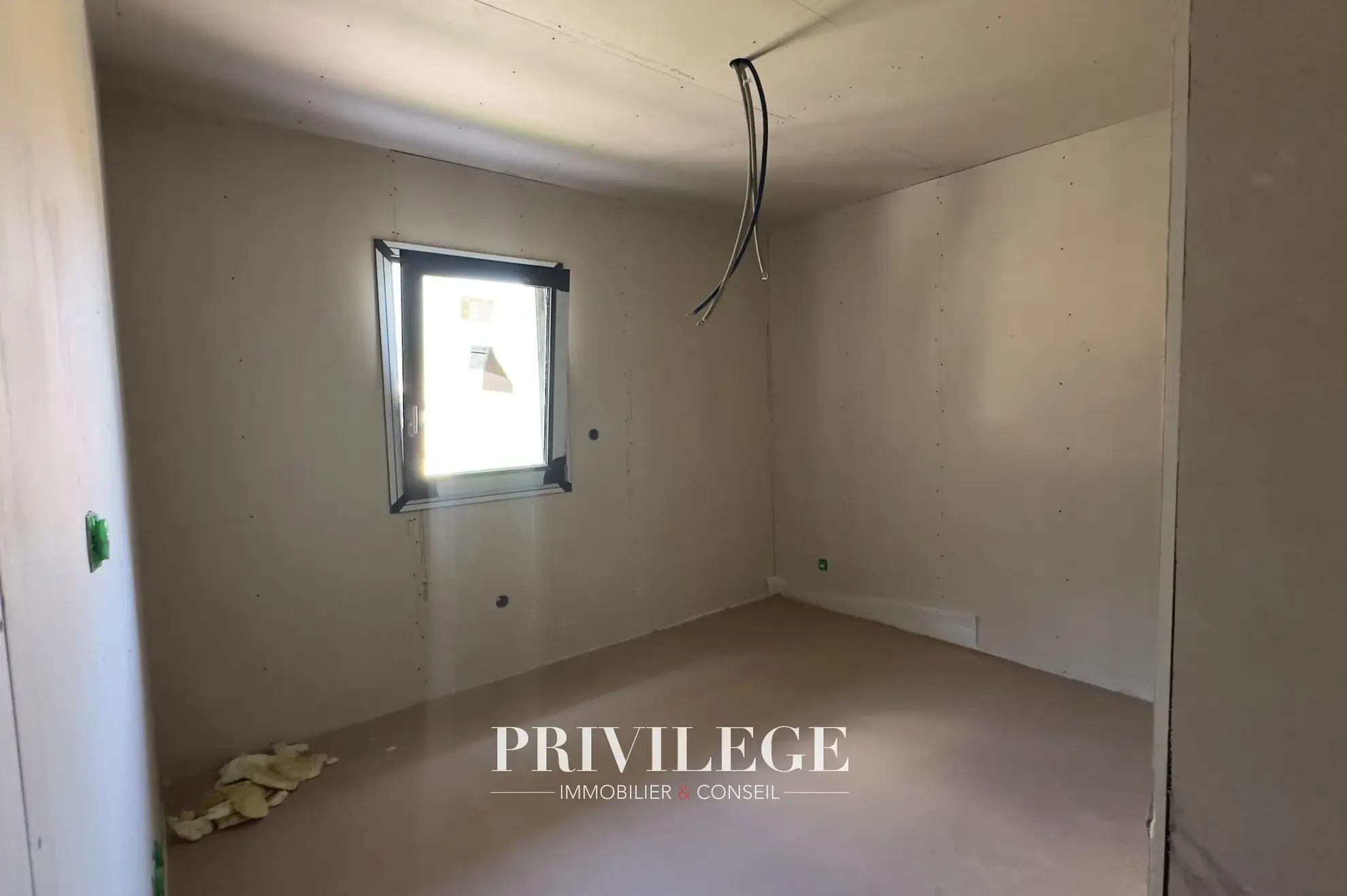 Appartement T4 lumineux avec terrasse à Culoz près de Genève - Offre à saisir 