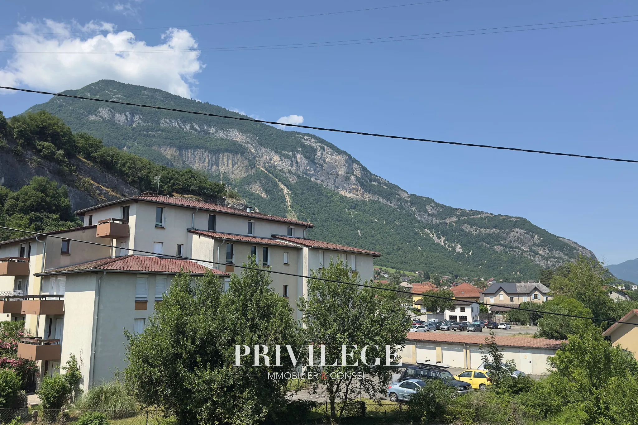 Appartement T4 lumineux avec terrasse à Culoz près de Genève - Offre à saisir 