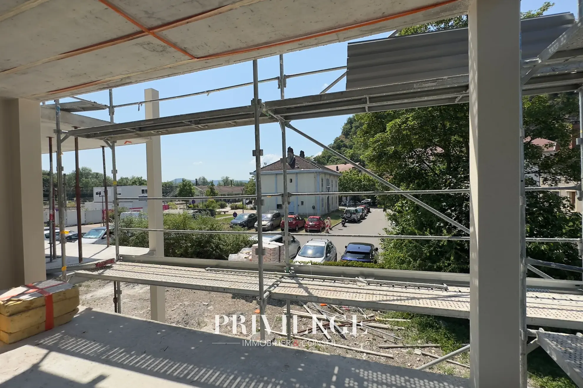 Appartement T4 lumineux avec terrasse à Culoz près de Genève - Offre à saisir 