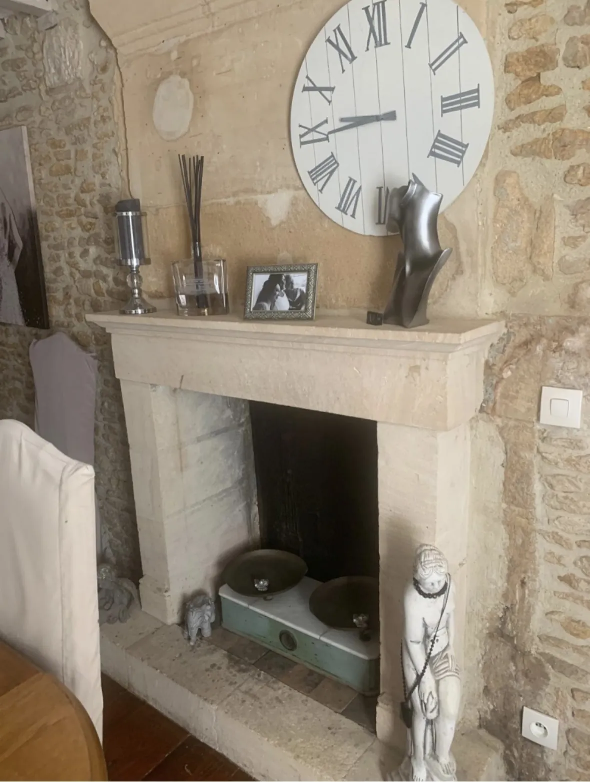 Maison en pierres à vendre près de Caen avec terrain et garage 