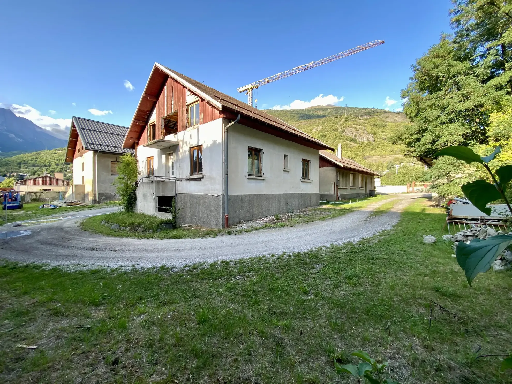 Maison à rénover à Saint-Michel-de-Maurienne, investissement ou projet de rénovation dans la vallée de la Maurienne 