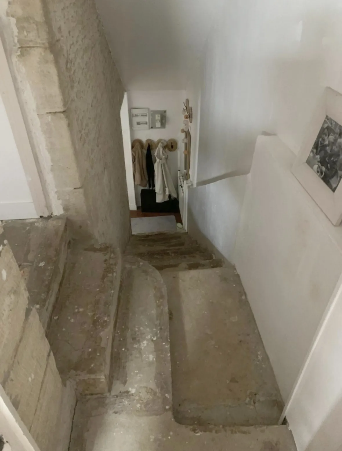 Maison en pierres à vendre près de Caen avec terrain et garage 