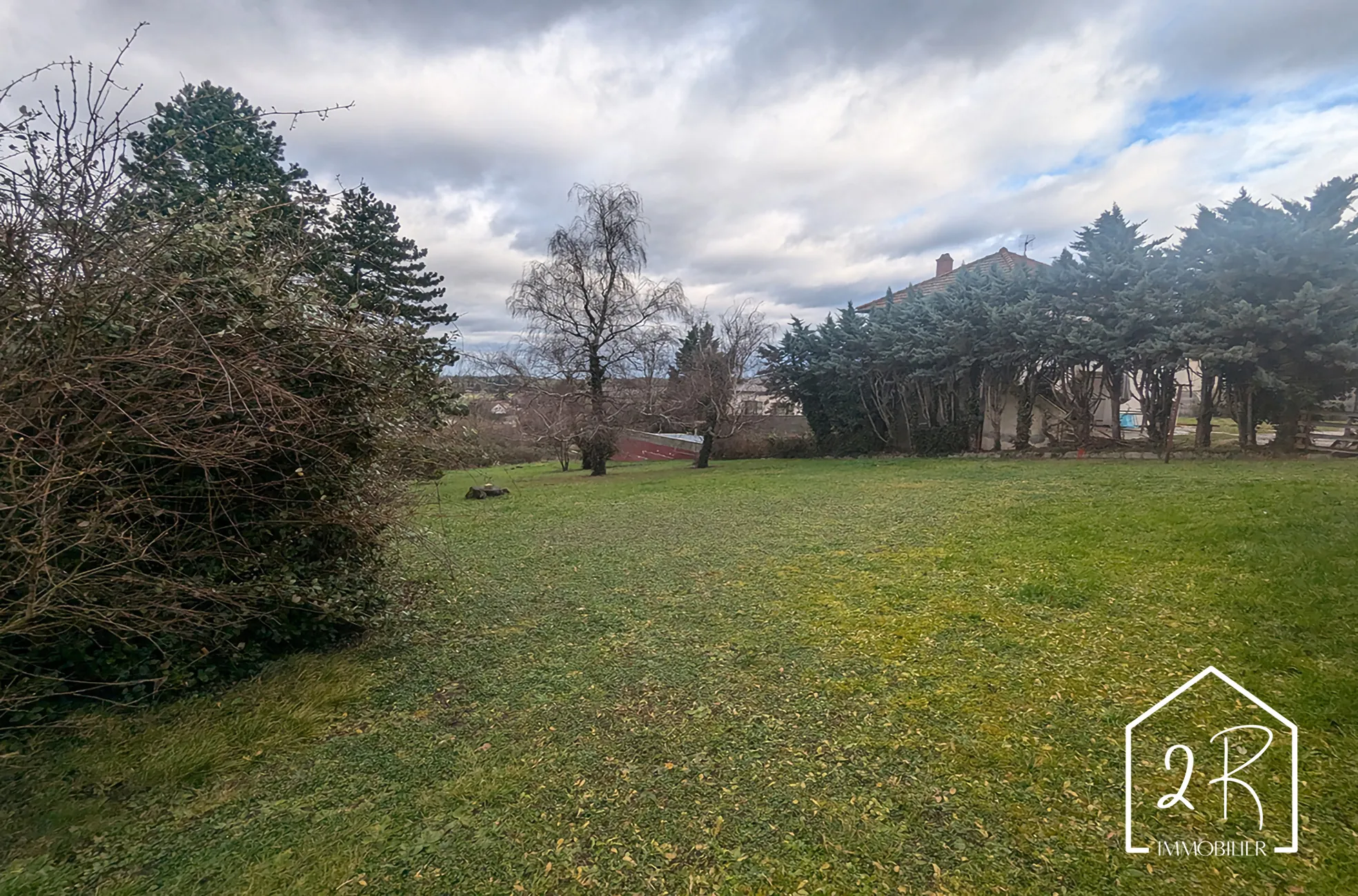 Terrain constructible de 870 m2 à Diemoz – Opportunité à saisir 