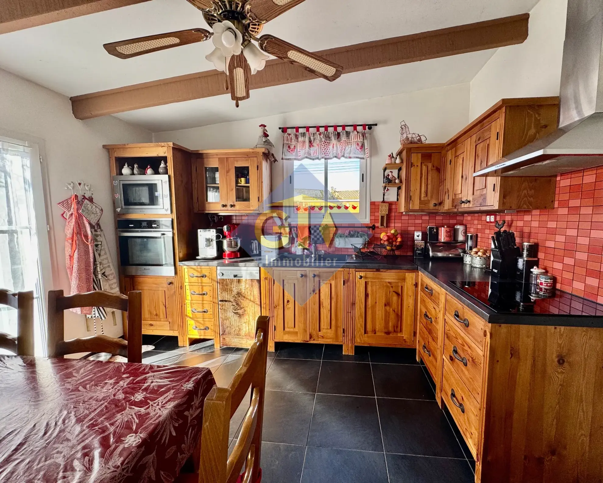 Charmante villa avec piscine à Laudun l'Ardoise - 100 m² 