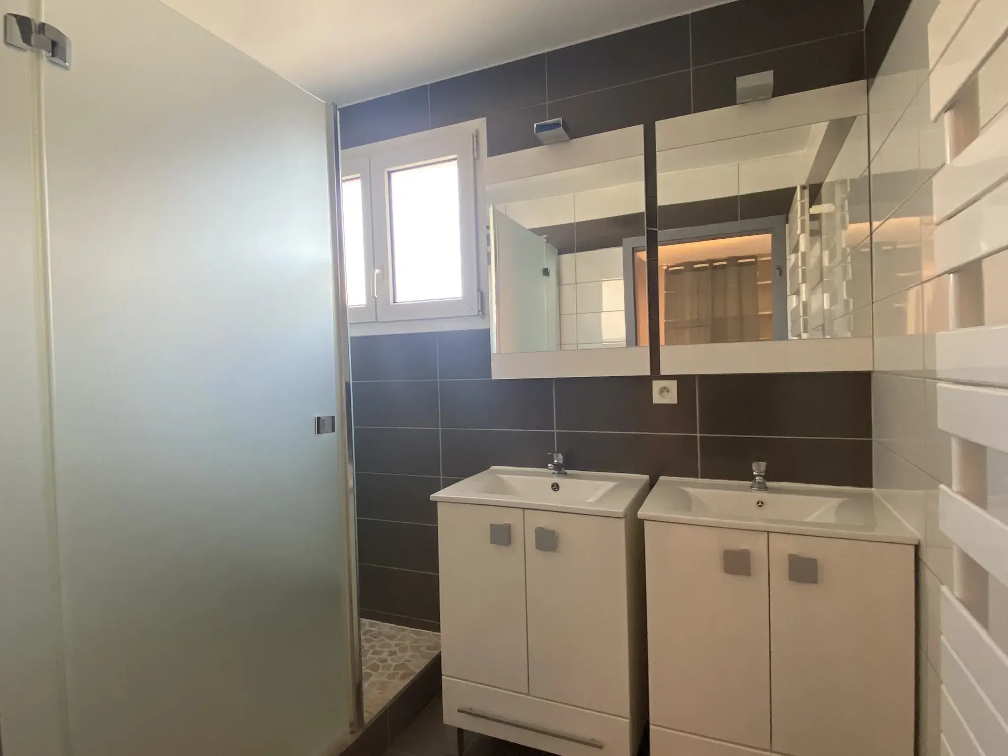 Appartement F5 de 81 m² à Kembs avec terrasse, garage et cave, idéalement situé en lisière de forêt 