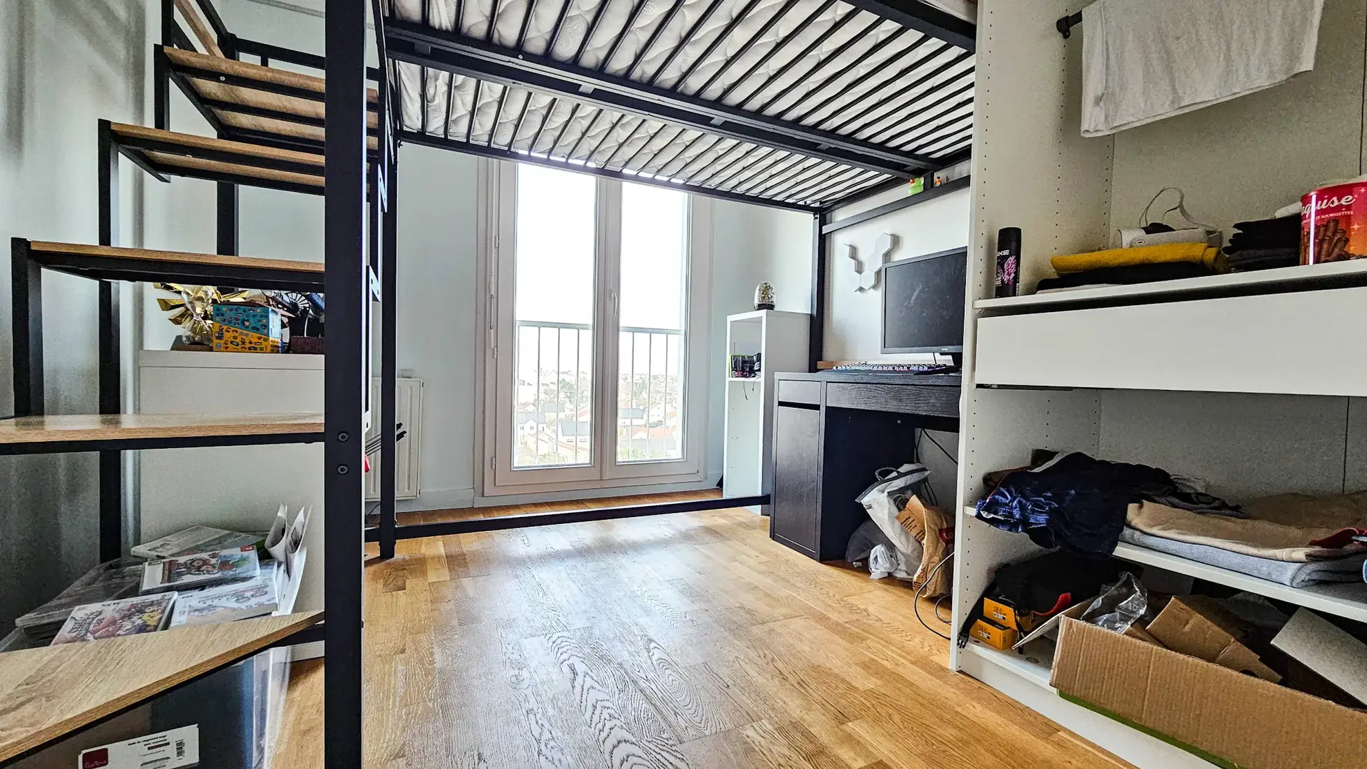 Appartement F4 avec Vue sur La Défense à Houilles – Proche gare 