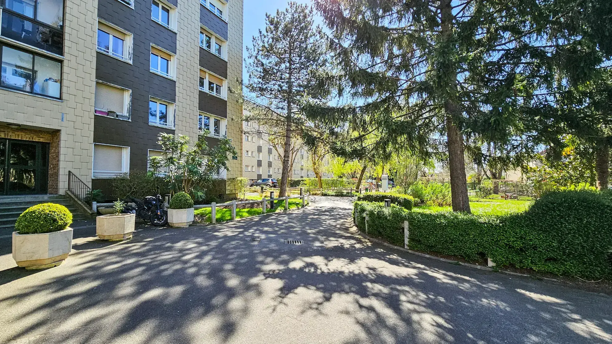 Appartement F4 avec Vue sur La Défense à Houilles – Proche gare