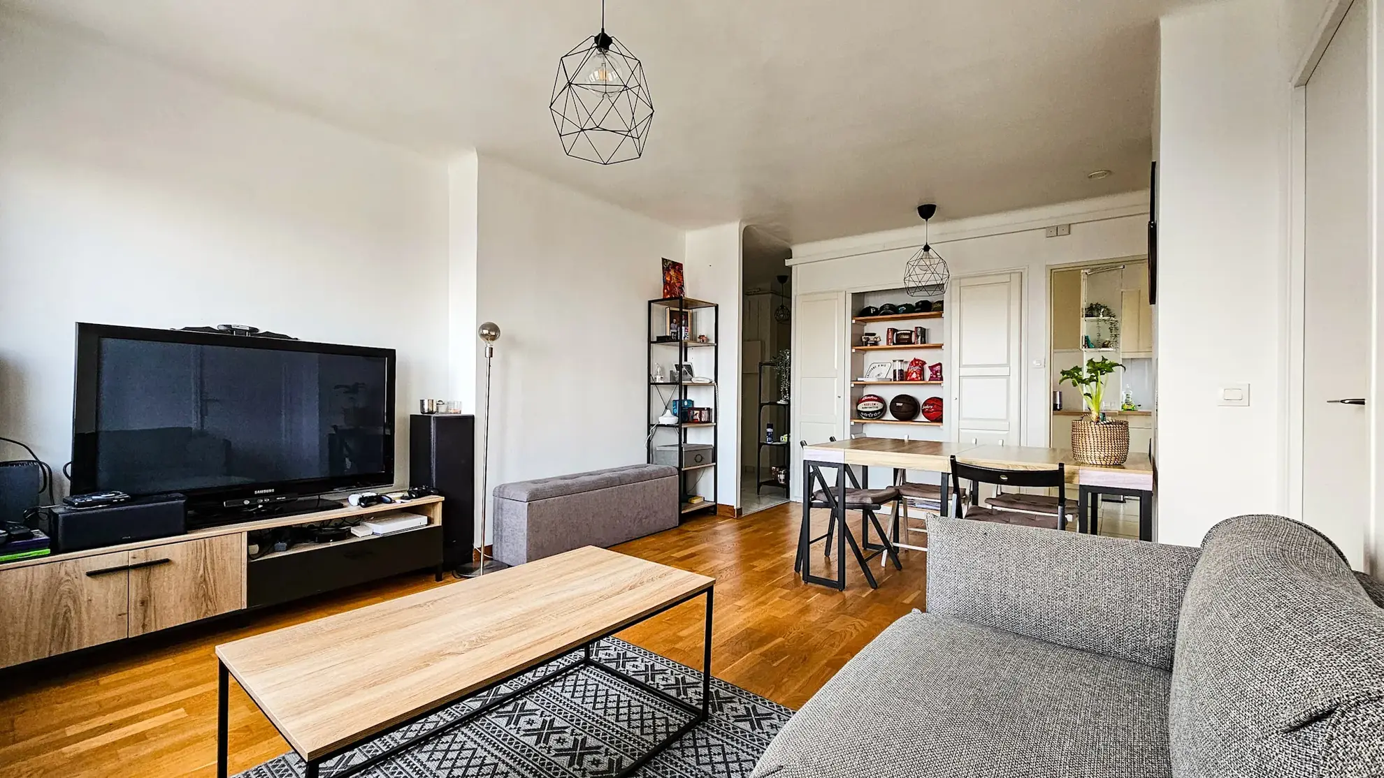 Appartement F4 avec Vue sur La Défense à Houilles – Proche gare 