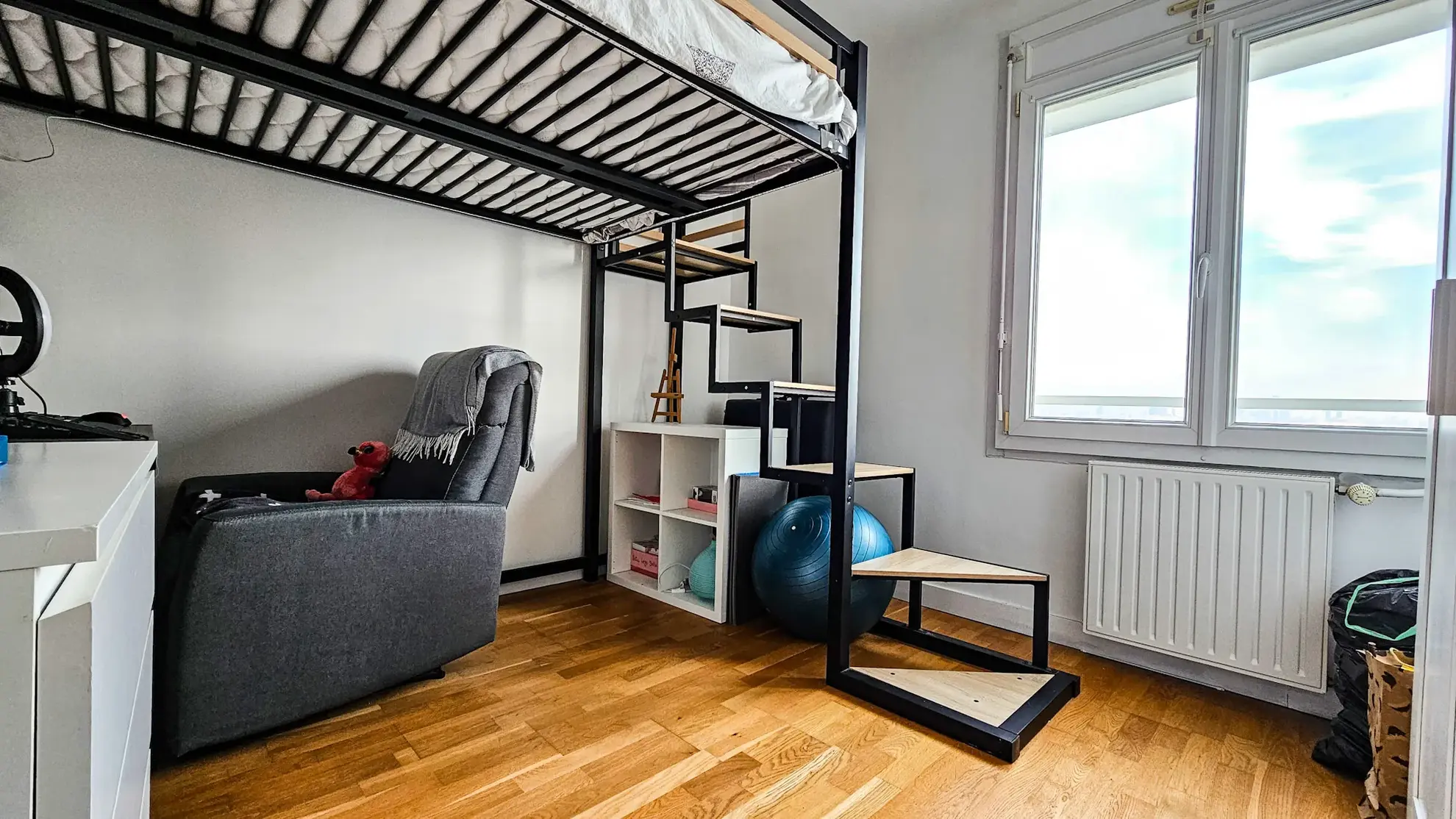 Appartement F4 avec Vue sur La Défense à Houilles – Proche gare 