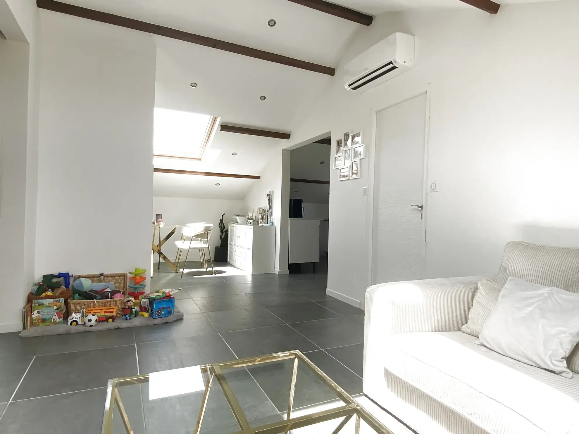 Charmant T2 bis mansardé en dernier étage à Chateaubanne, La Seyne-sur-Mer