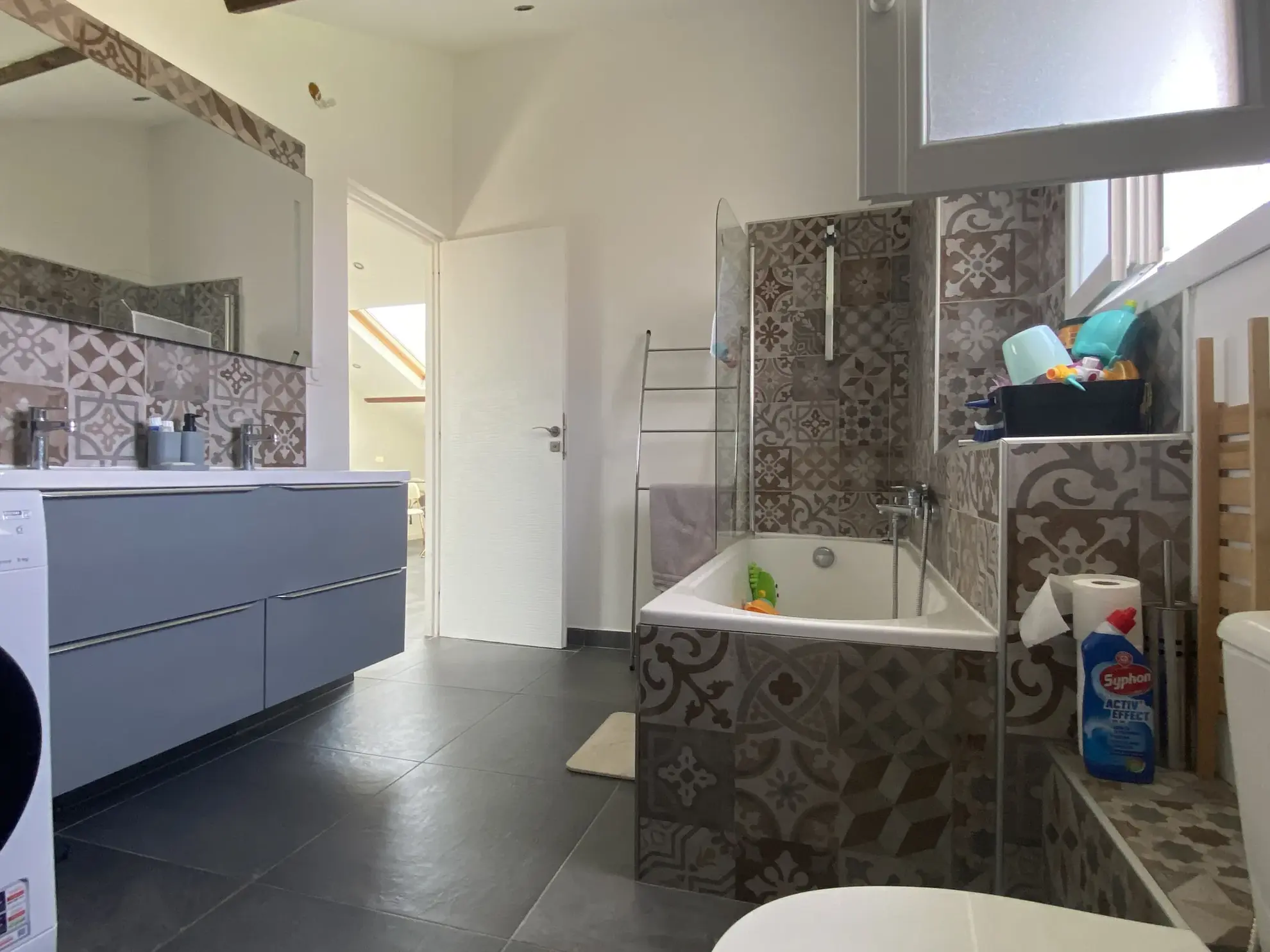 Charmant T2 bis mansardé en dernier étage à Chateaubanne, La Seyne-sur-Mer 