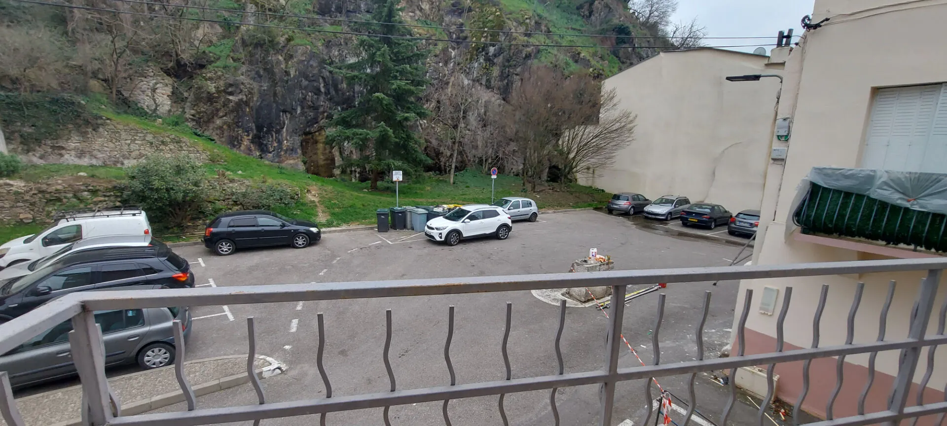 Immeuble à rénover à Vienne Nord avec plusieurs logements à vendre 