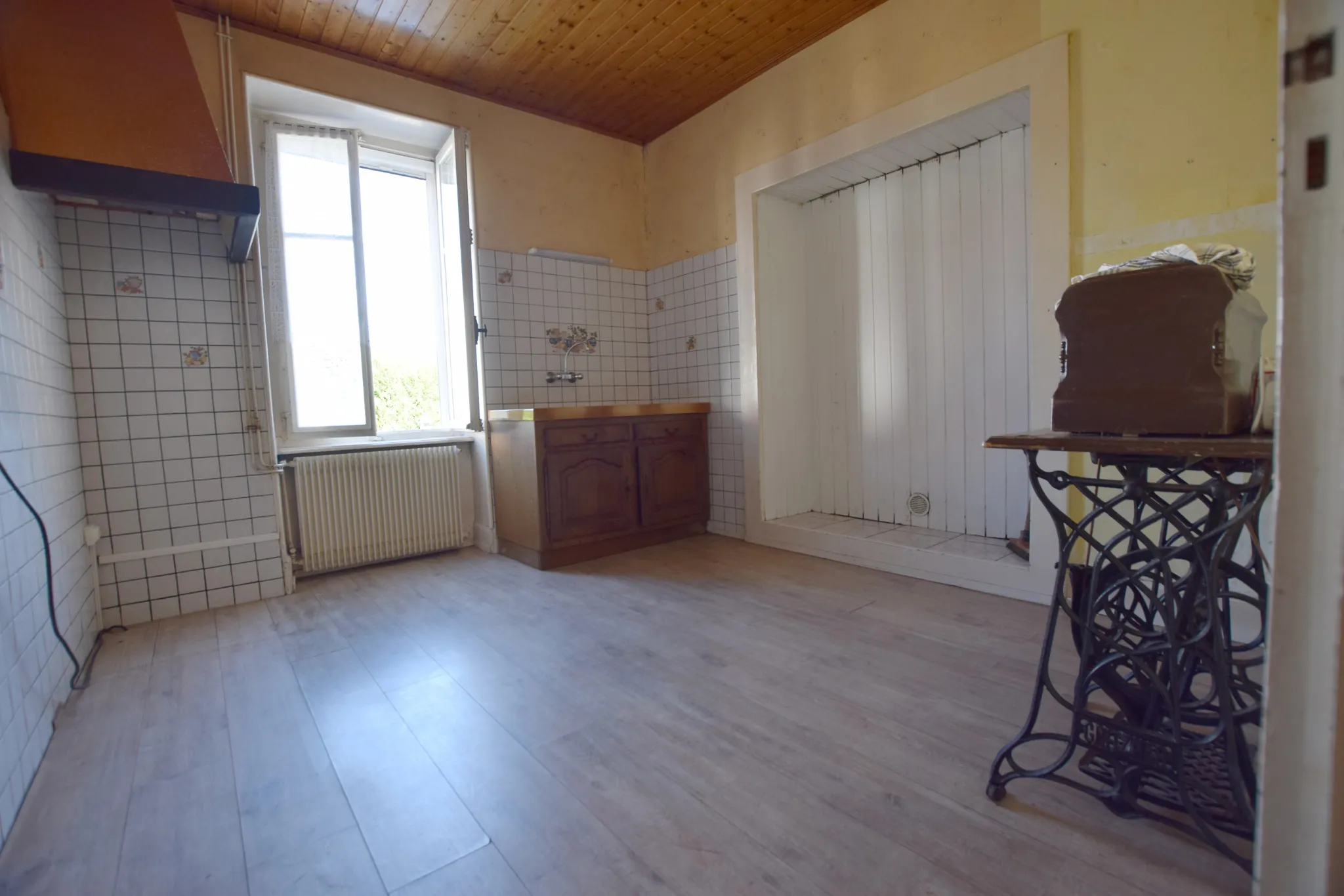 Maison des années 20 à rénover à Grand Charmont - 94 m² sur terrain de 3,02 ares 