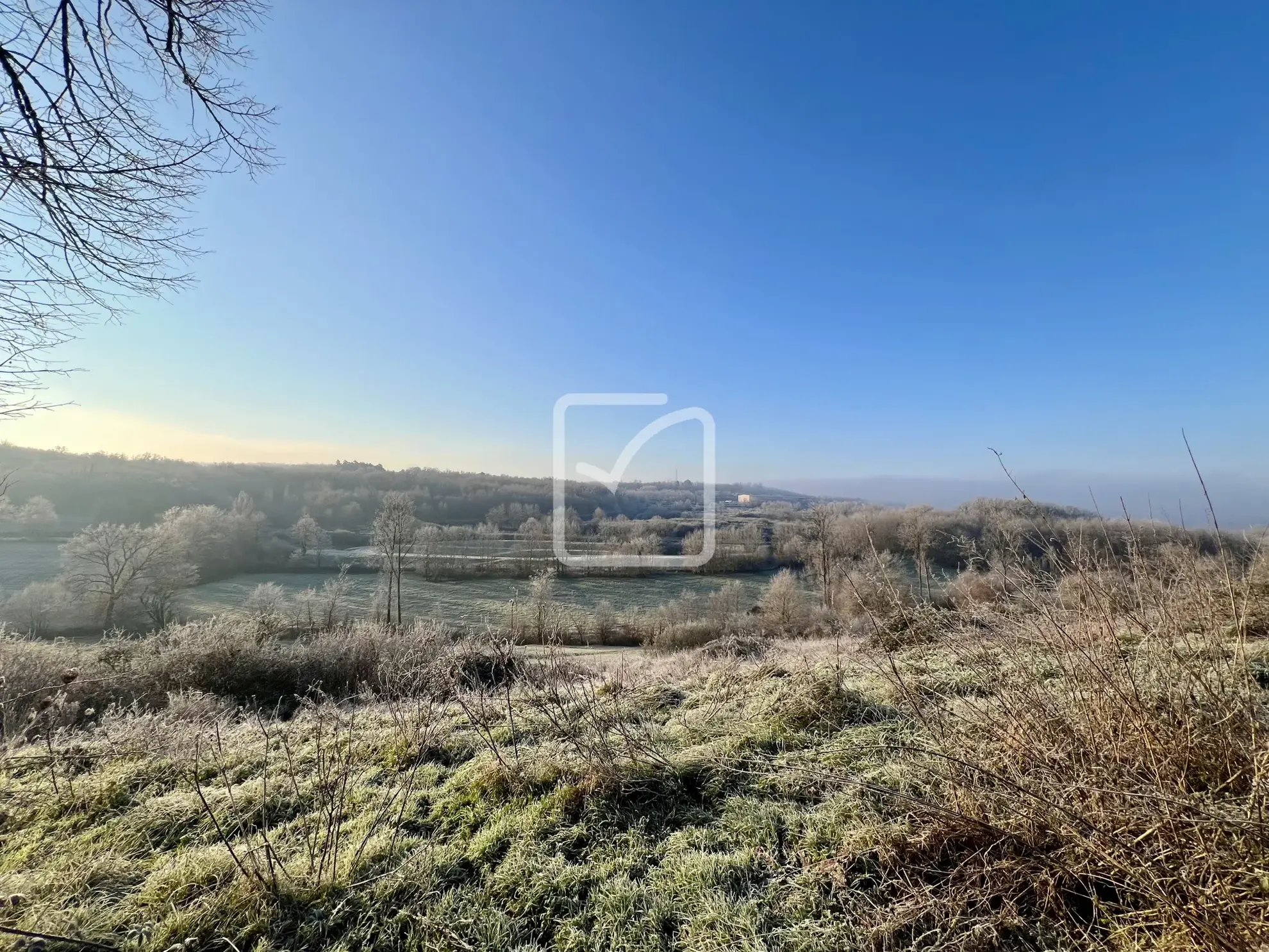 Ensemble immobilier à rénover de 290 m² sur 46 013 m² près de Mansac 