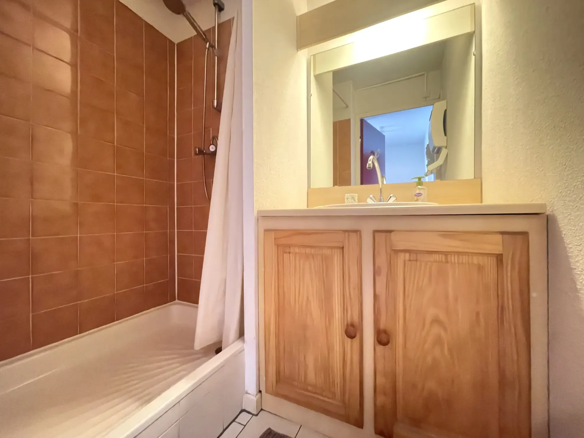 Appartement T2 lumineux avec terrasse et parking privé au Cap d'Agde 