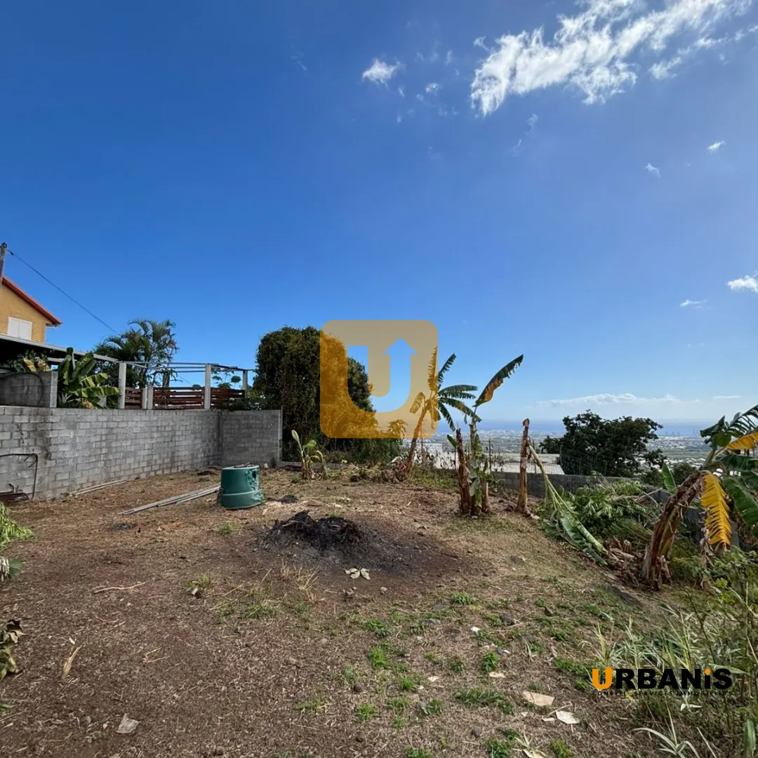 Terrain constructible de 250 m² à Saint Paul, vue océan, occasion à saisir