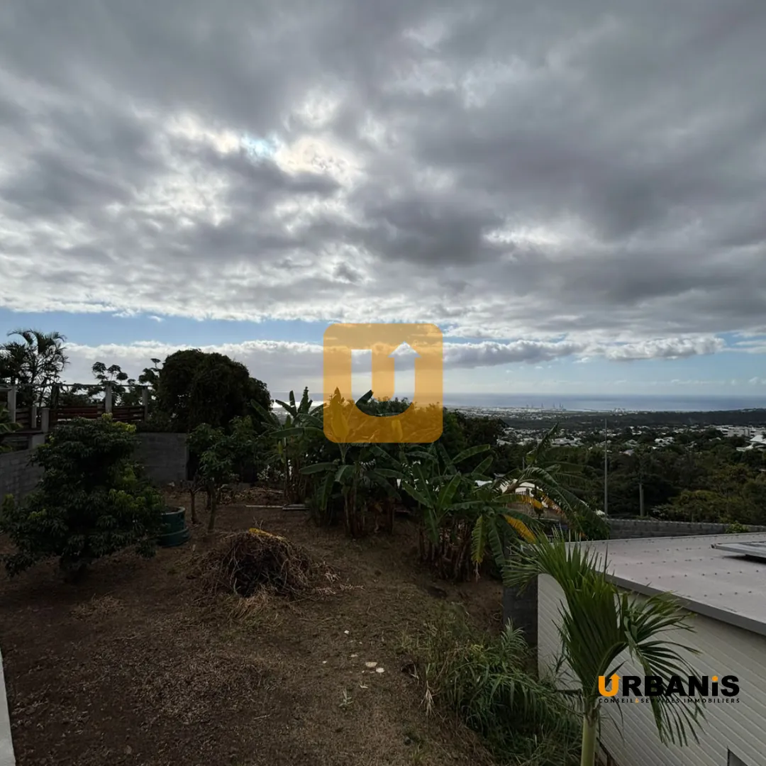 Terrain constructible de 250 m² à Saint Paul, vue océan, occasion à saisir 