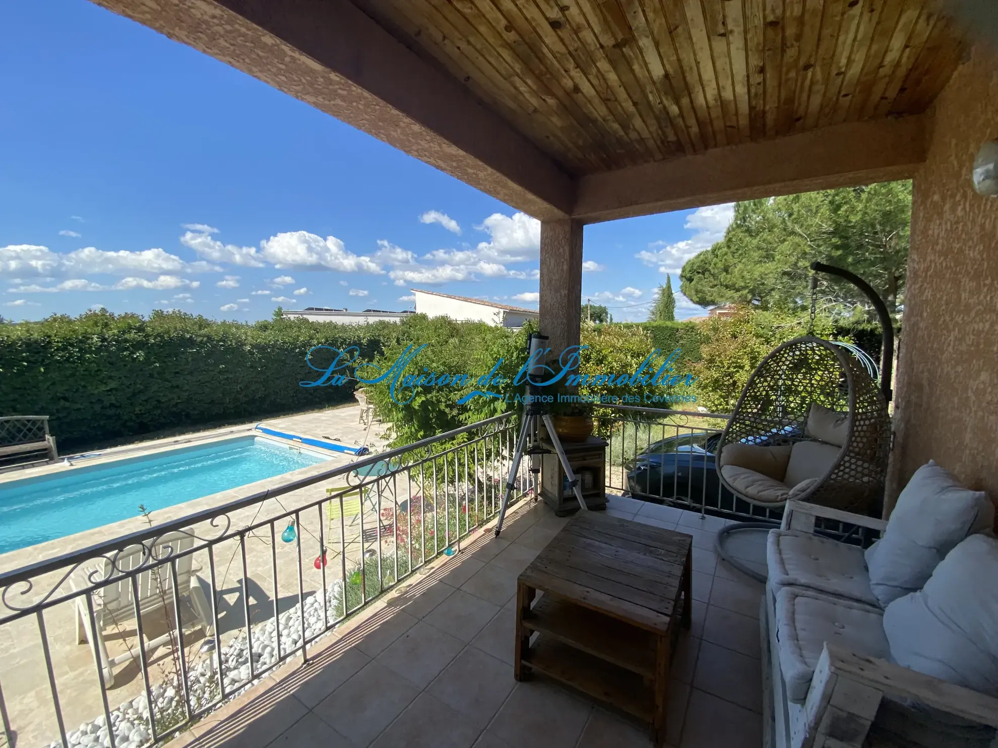 Maison de plain-pied avec piscine à Ledignan – Calme et proximité des grands axes 