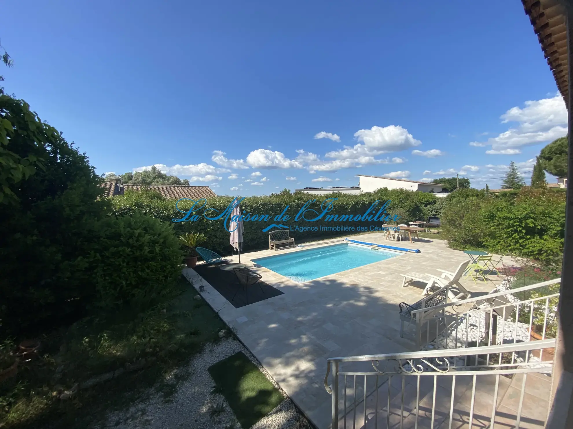 Maison de plain-pied avec piscine à Ledignan – Calme et proximité des grands axes 