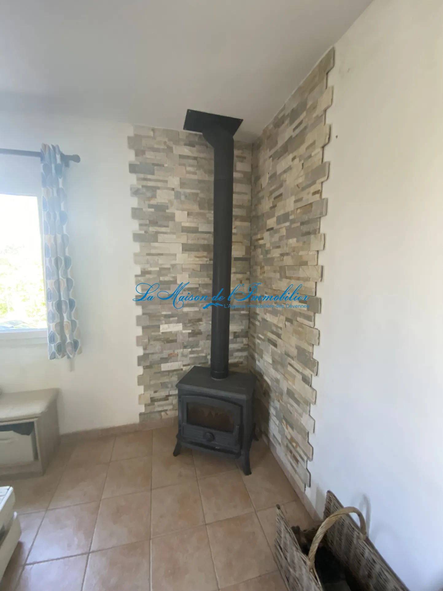 Maison de plain-pied avec piscine à Ledignan – Calme et proximité des grands axes 