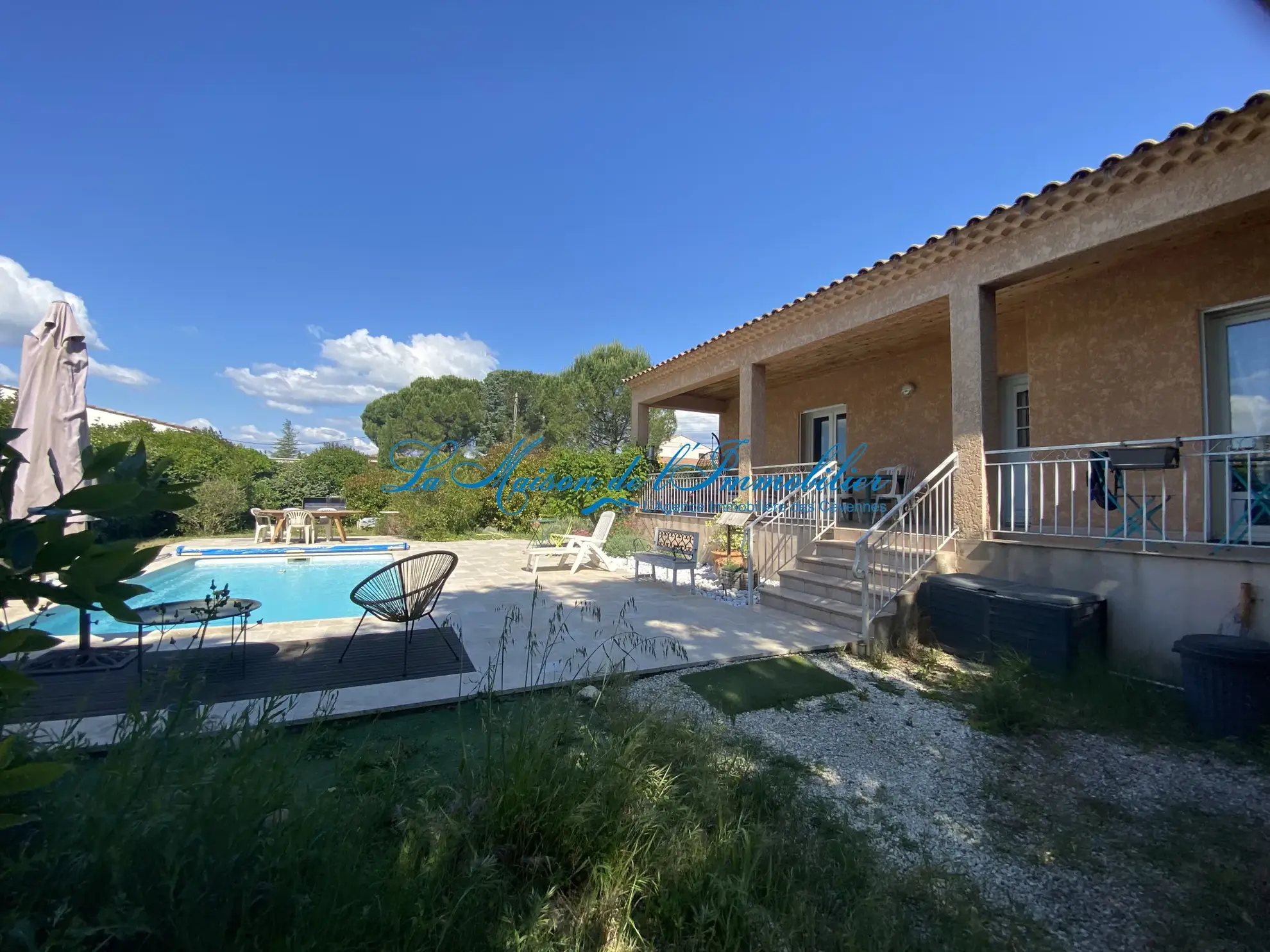 Maison de plain-pied avec piscine à Ledignan – Calme et proximité des grands axes 